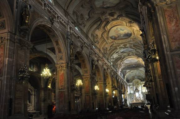 Interior da Catedral Metropolitana de Santiago, capital do Chile